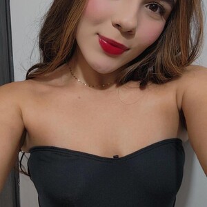 Valerierogers live cam video preview