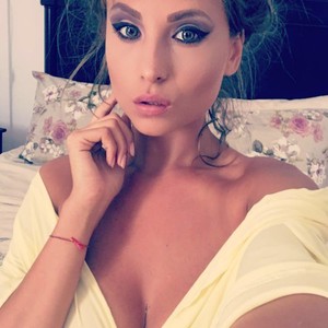Carollyne_ video