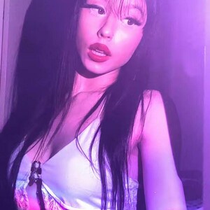 Luna_Allure live cam video preview