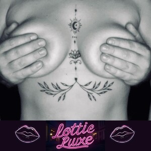 LottieLuxe1 live cam video preview