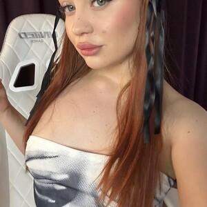 Amber_Gaze Woman webcam from United Kingdom