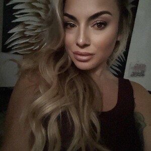BiankaRyder Milf webcam from United States
