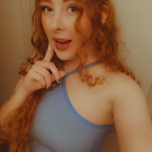 Fireblossomxo Young webcam from United States