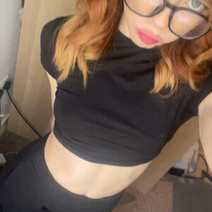 Girl4girl699 Caucasian webcam from United Kingdom