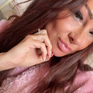 MilfBabeDemi Caucasian webcam from United Kingdom