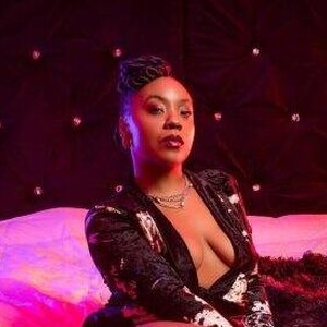 MistressBunnz Ebony webcam from United States