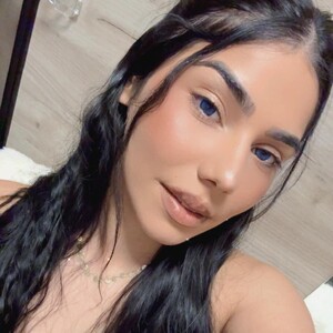 SweetGirl19 Teen webcam from United Kingdom